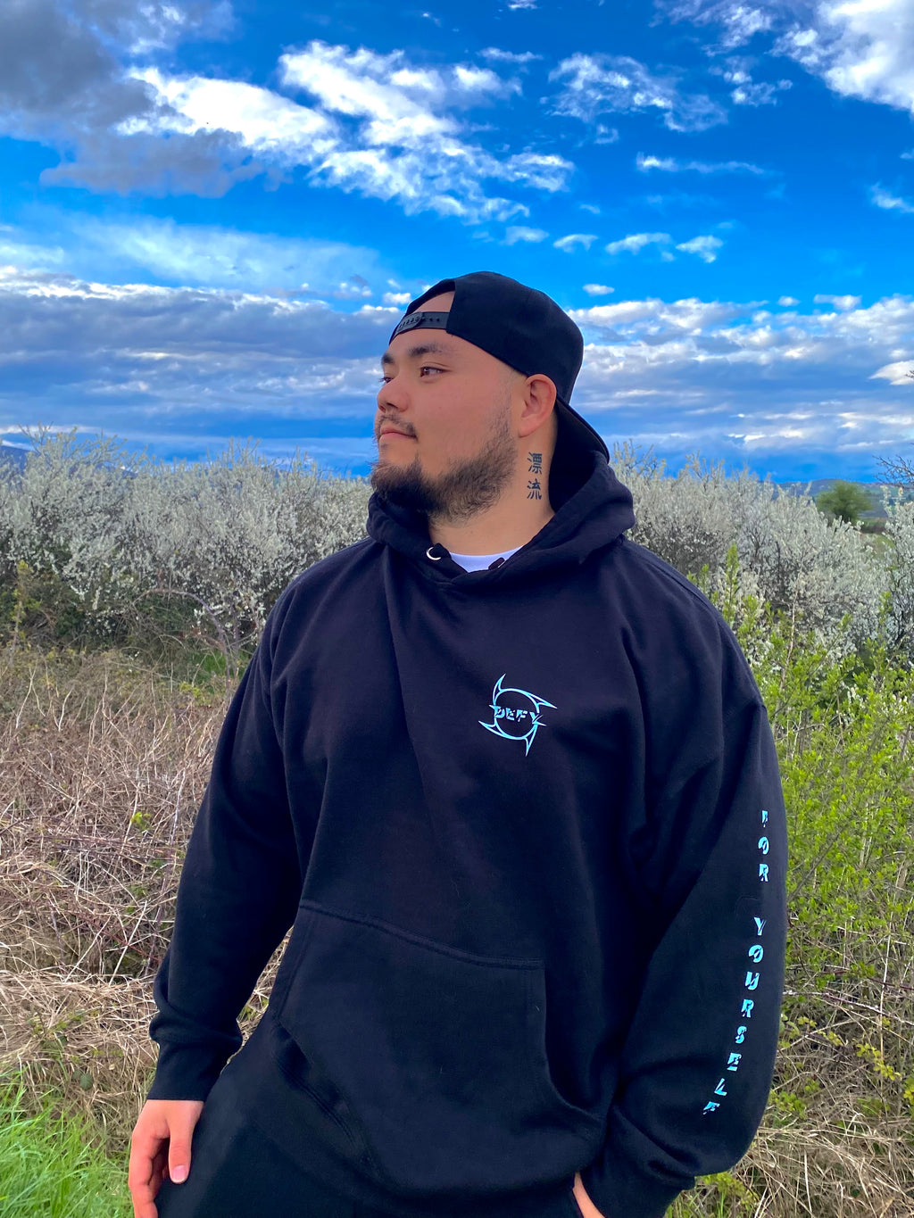Hoodie DEFY Noir et Bleu DEFY.fr